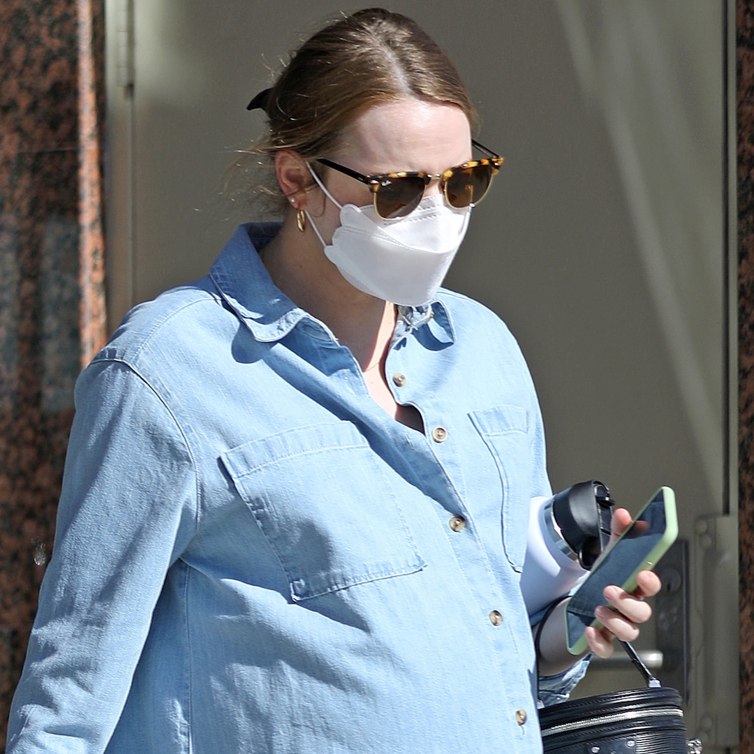 Emma Stone shows off baby bump during LA outing